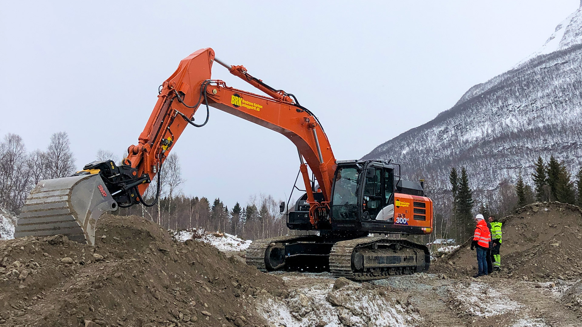 Hitachi ZX300LC-7 Brødrene Karlsen Anleggsdrift AS