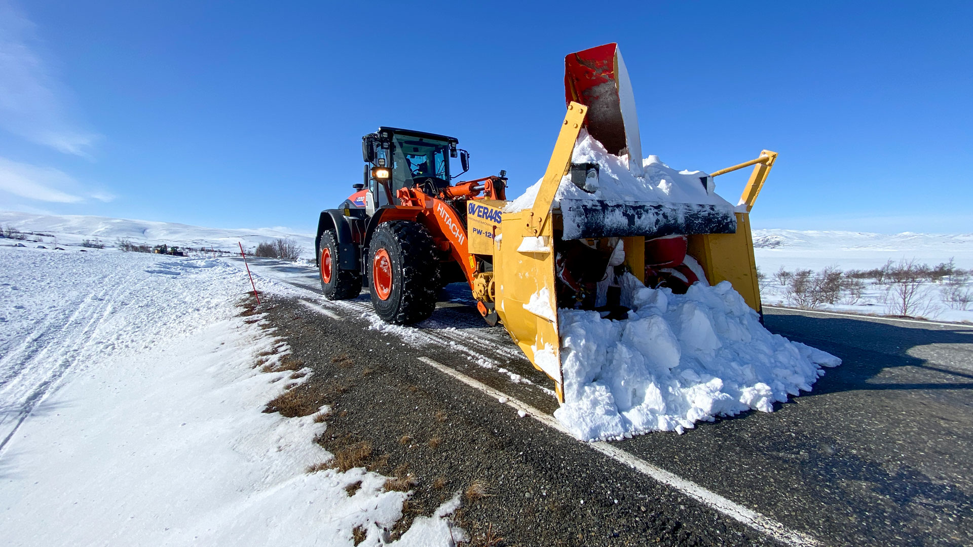 Hitachi ZX220-6 Nummedal Graving og Transport