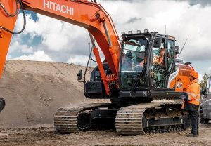 Beltegraver ZX160LC-7 – Med maskinfører i fokus