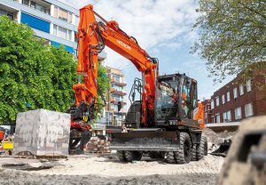 Hjulgraver ZX135W-7 nå i serie 7