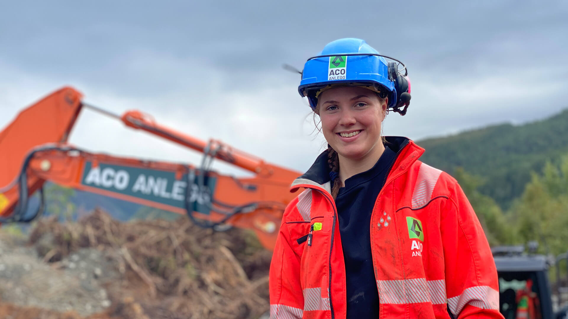 Møt Hanne, lærlingen hos Aco Anlegg som kjører Hitachi ZX250LC-6