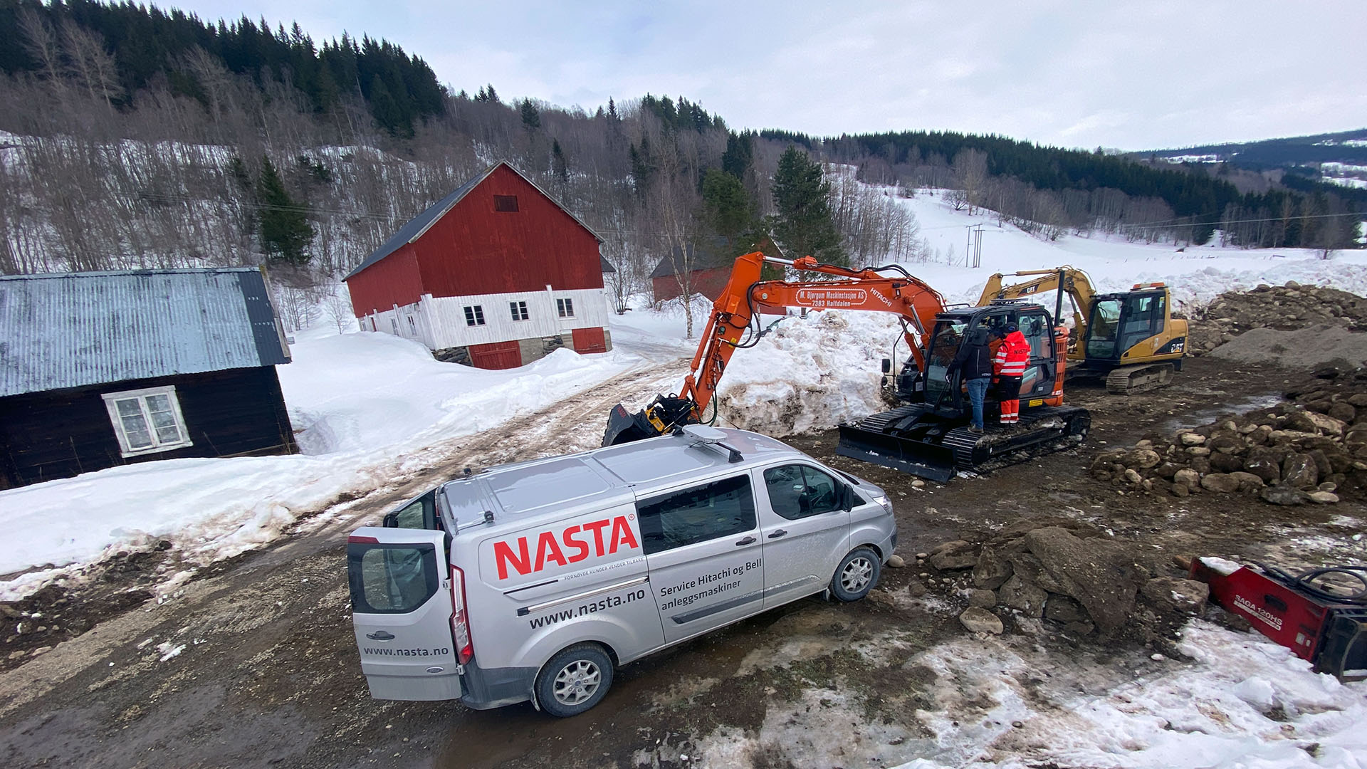 Hitachi Beltegraver ZX135US-7 hos M. Bjørgum Maskinstasjon AS i Haltdalen