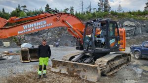 Vidar Moe med sin Hitachi ZX225USLC-7