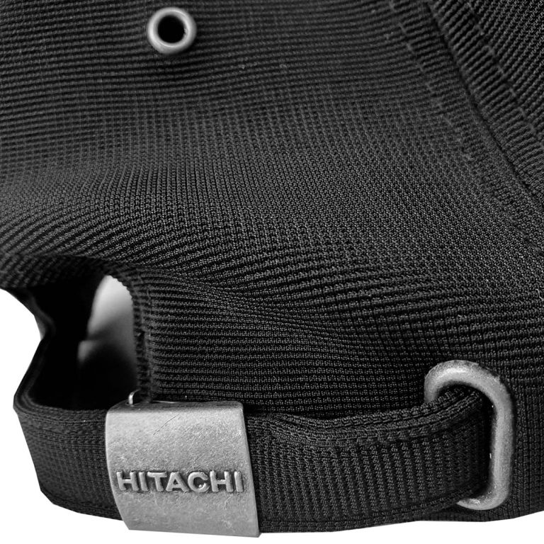 Hitachi caps sort med metallogo NASTA AS